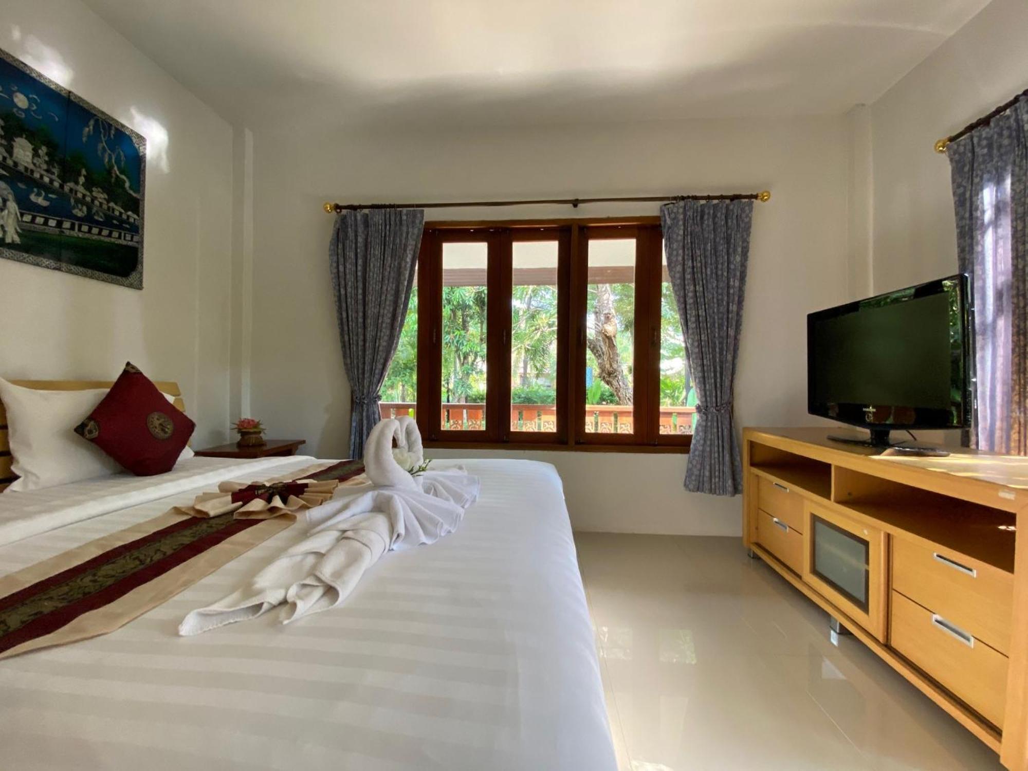 Yuwadee Resort Чалонг Экстерьер фото