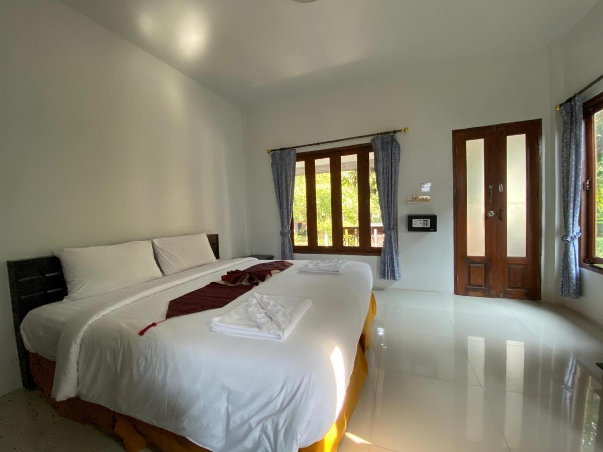 Yuwadee Resort Чалонг Экстерьер фото